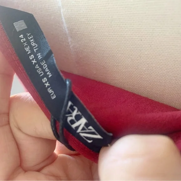 ZARA Puff Sleeve Cropped Top Red NWT XS - Picture 3 of 4